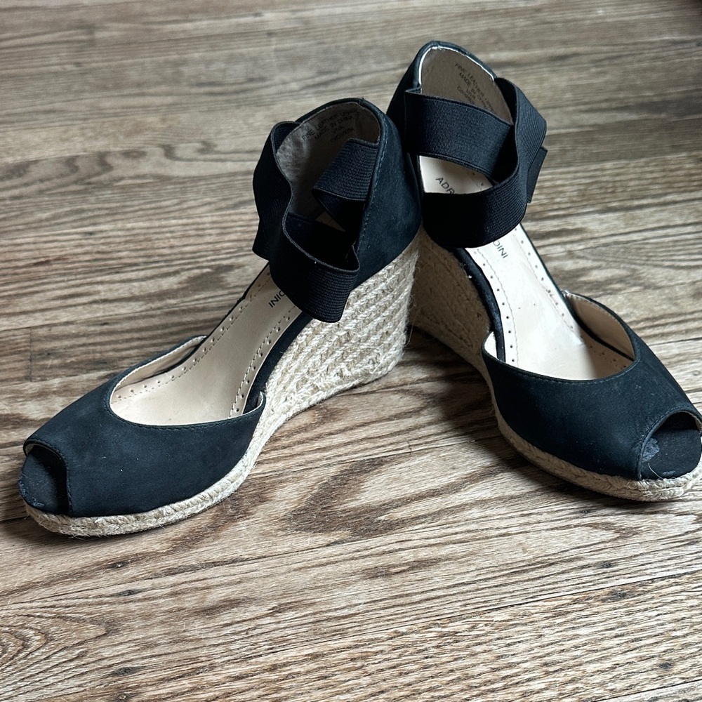 Adrienne Vittadini black suede open toed espadrille pump sandal size 6.5 EUC